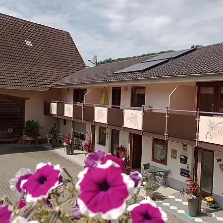 Haus Kirschbluete *