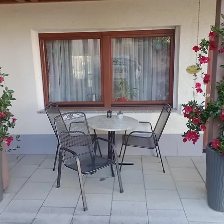 Apartment Haus Kirschbluete